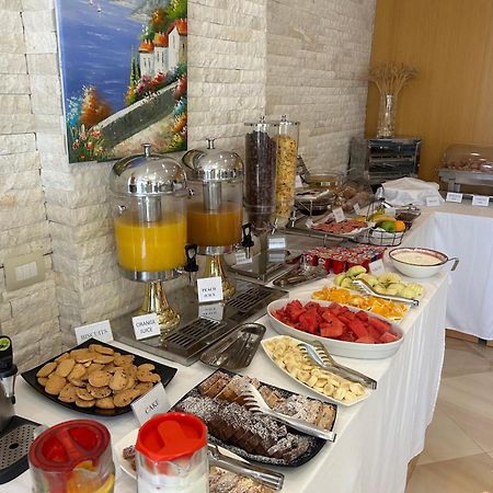 Hotel Luxury Ksamil Bagian luar foto