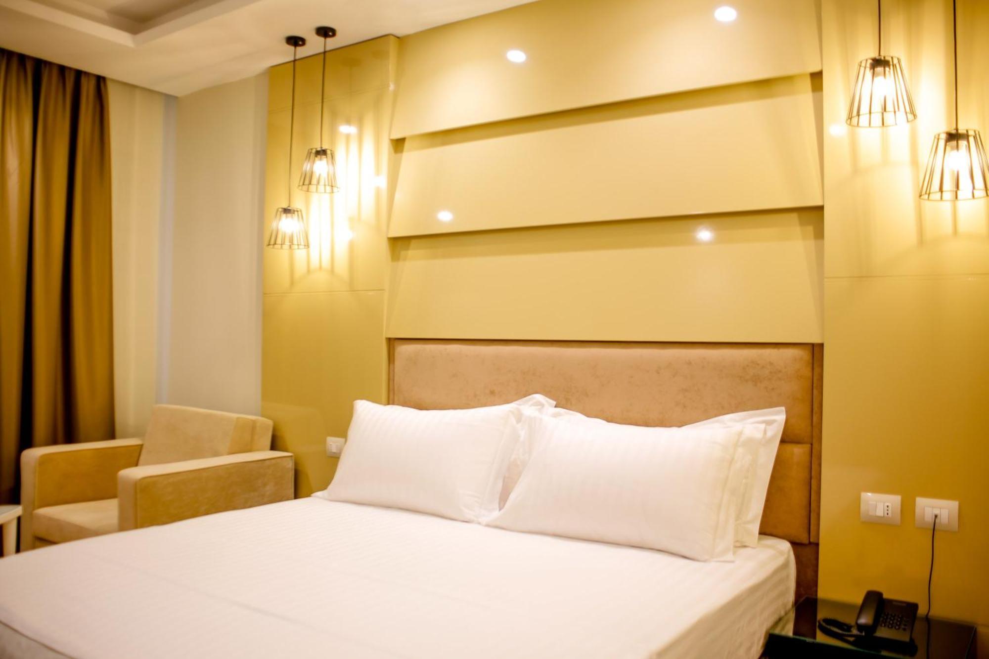 Hotel Luxury Ksamil Ruang foto