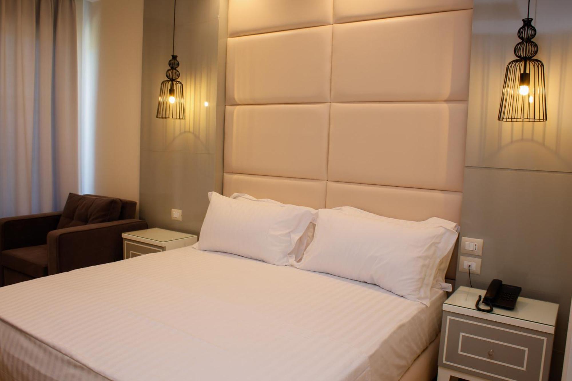 Hotel Luxury Ksamil Ruang foto