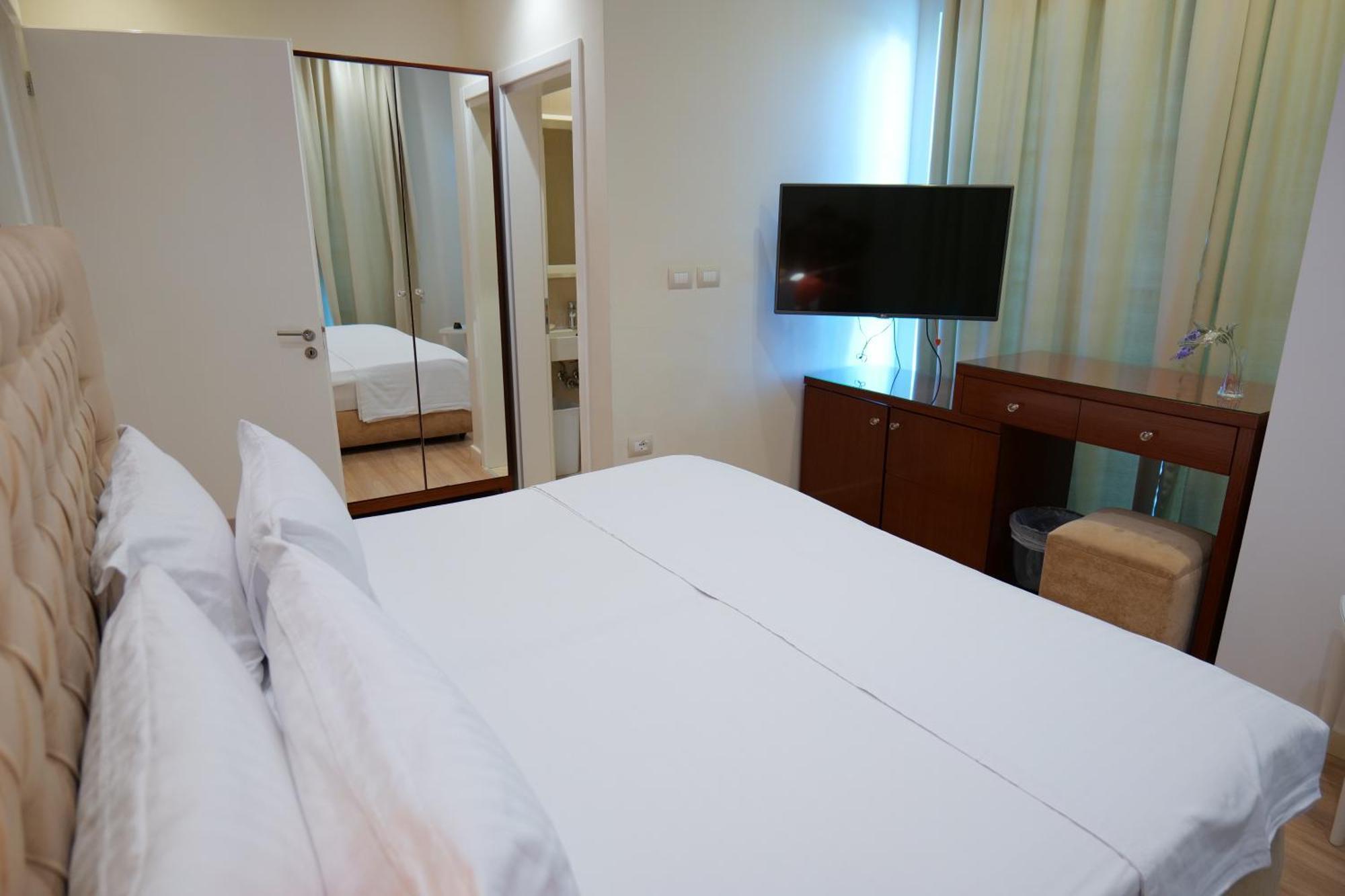 Hotel Luxury Ksamil Ruang foto