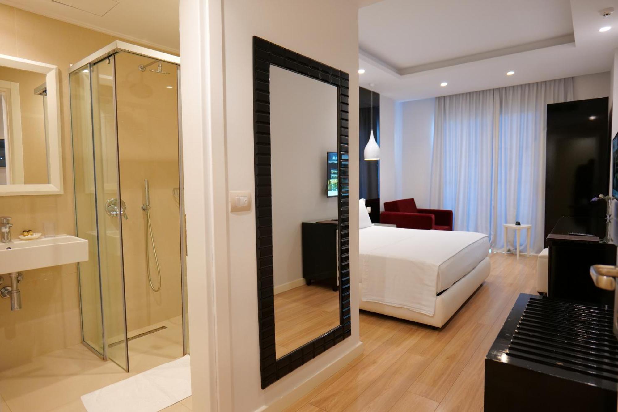 Hotel Luxury Ksamil Ruang foto