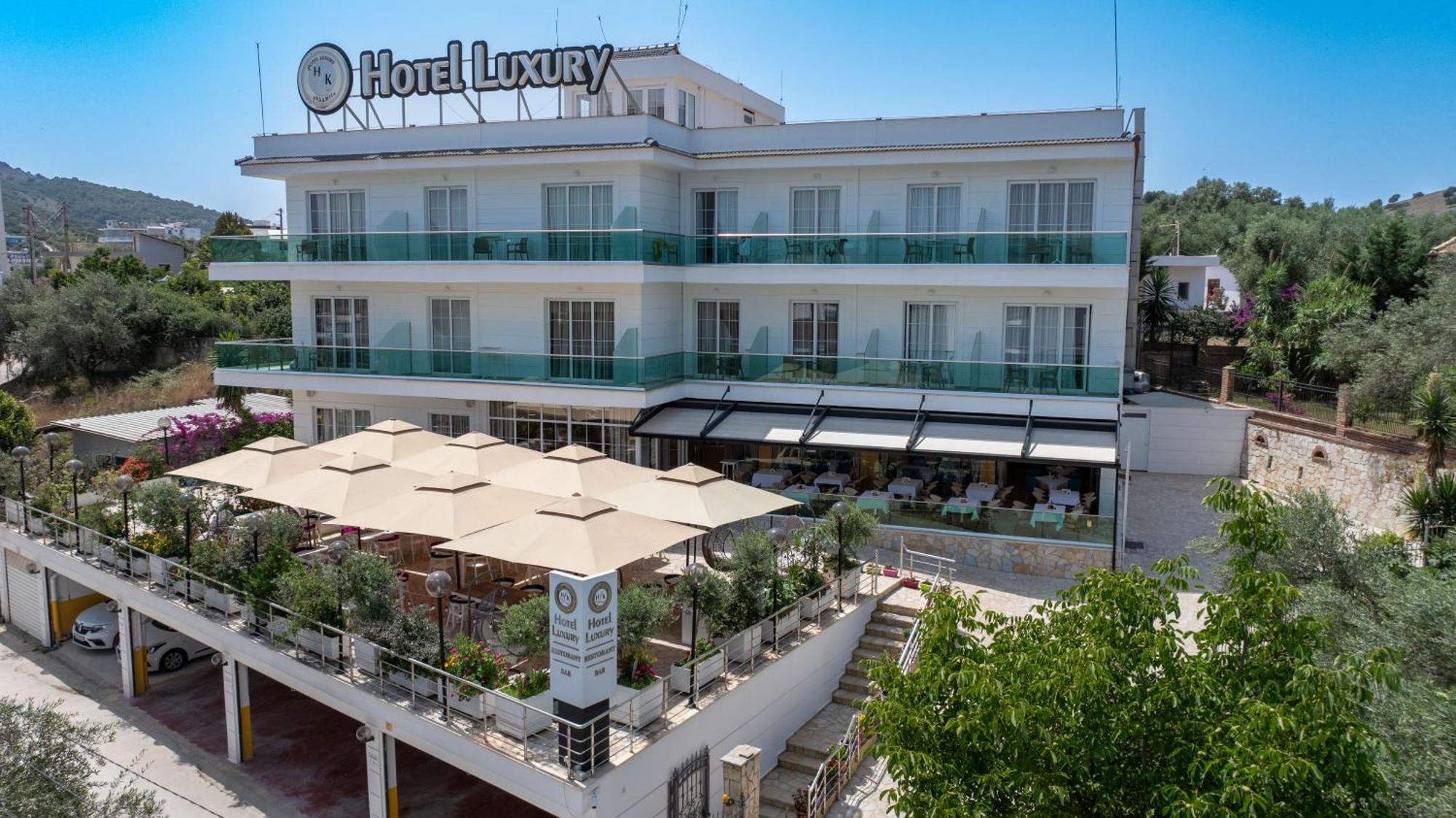 Hotel Luxury Ksamil Bagian luar foto