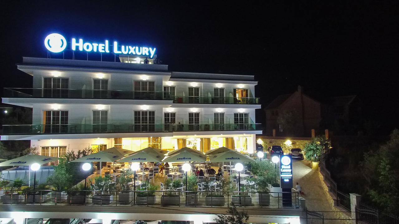 Hotel Luxury Ksamil Bagian luar foto
